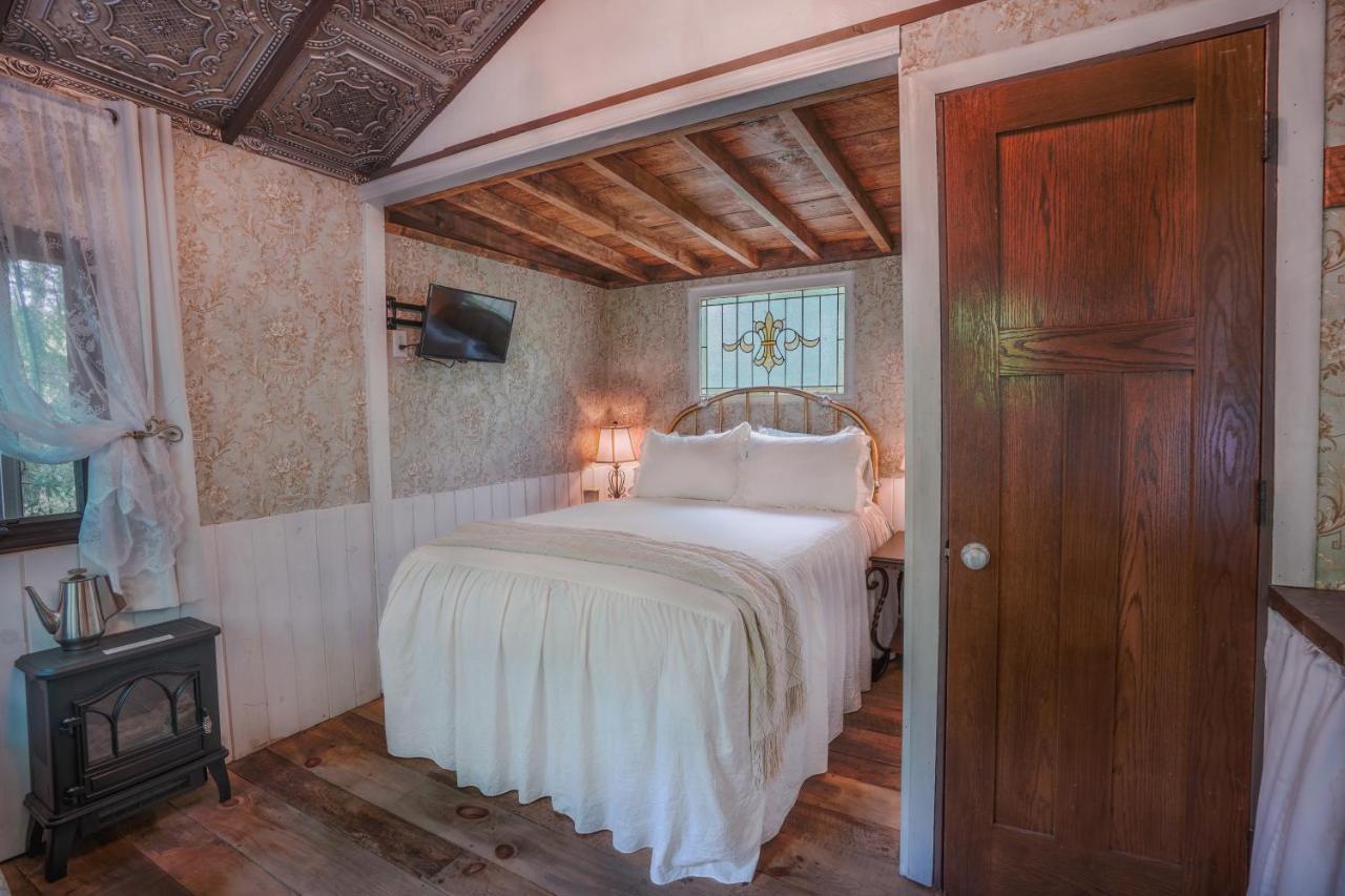Vintage Wild West Tiny Hotel In The Woods! Pine City Esterno foto